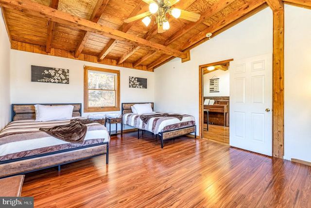 1660 CANOE RIVER DR, Rileyville, VA 22650