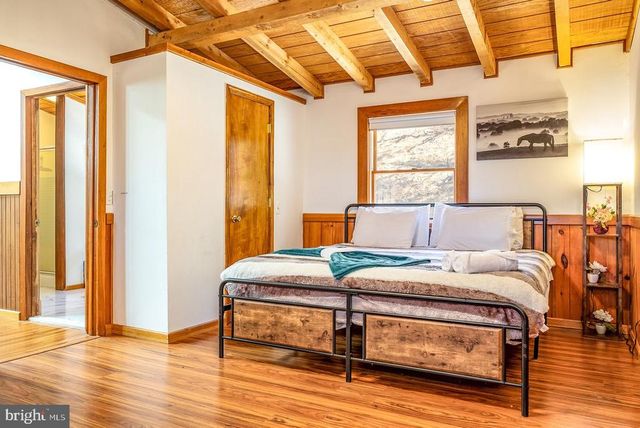 1660 CANOE RIVER DR, Rileyville, VA 22650