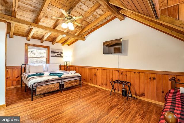 1660 CANOE RIVER DR, Rileyville, VA 22650