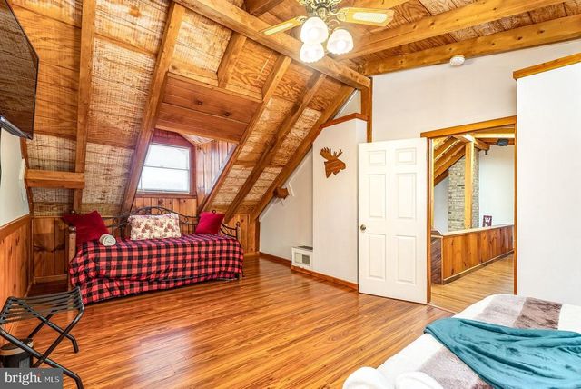 1660 CANOE RIVER DR, Rileyville, VA 22650