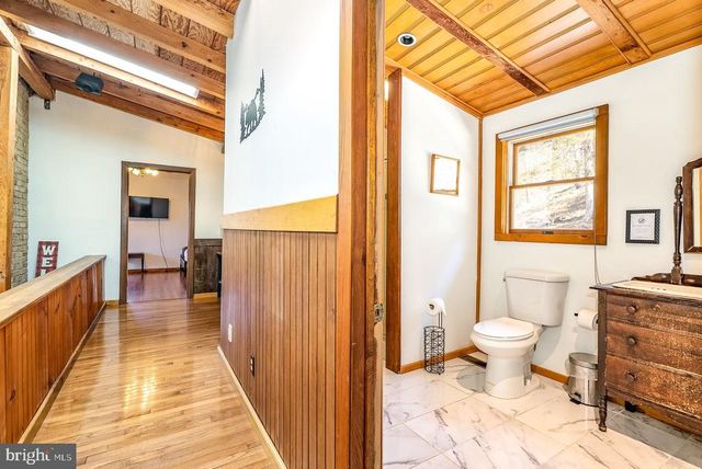 1660 CANOE RIVER DR, Rileyville, VA 22650