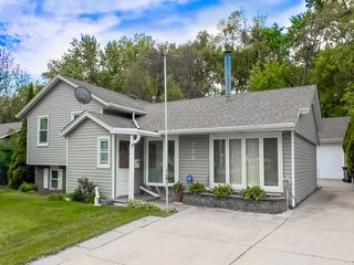 704 Springfield Drive, Roselle, IL 60172