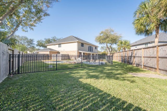 1205 Cambridge Court, Seabrook, TX 77586