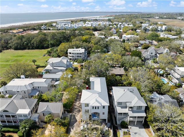 4217 4th Street, St Simons Island, GA 31522