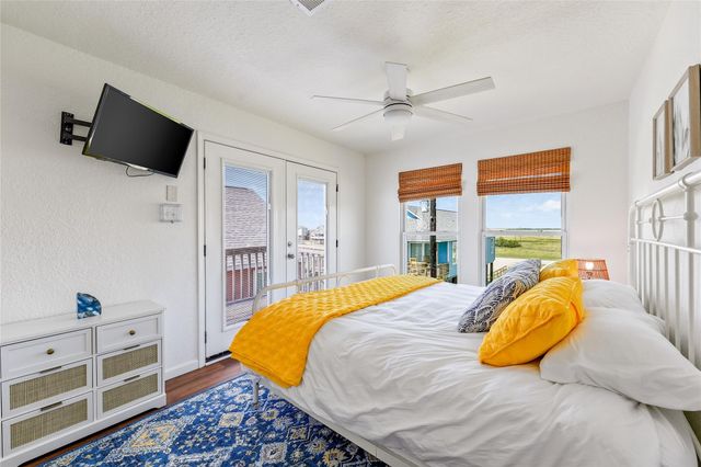 4826 Bluewater Drive, Freeport, TX 77541