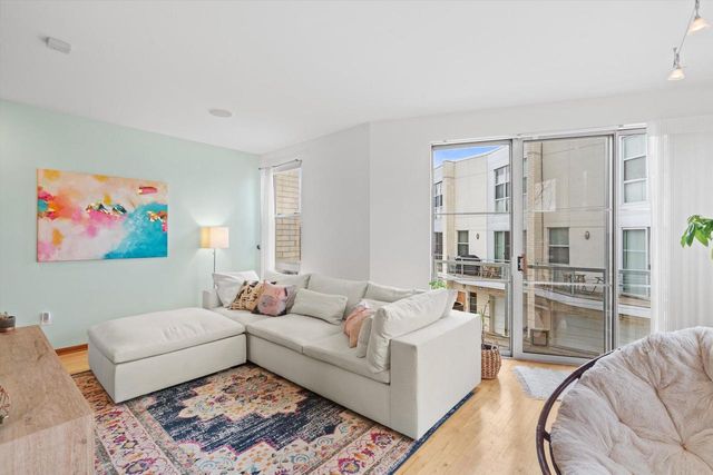 2146 N Commerce STREET, Milwaukee, WI 53212