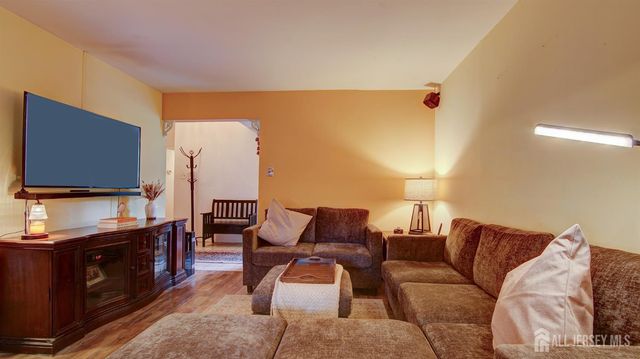 320 Double Creek Parkway, Freehold, NJ 07728