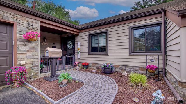 320 Double Creek Parkway, Freehold, NJ 07728