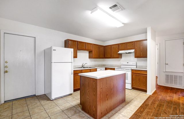 10603 N Shaenridge, San Antonio, TX 78254