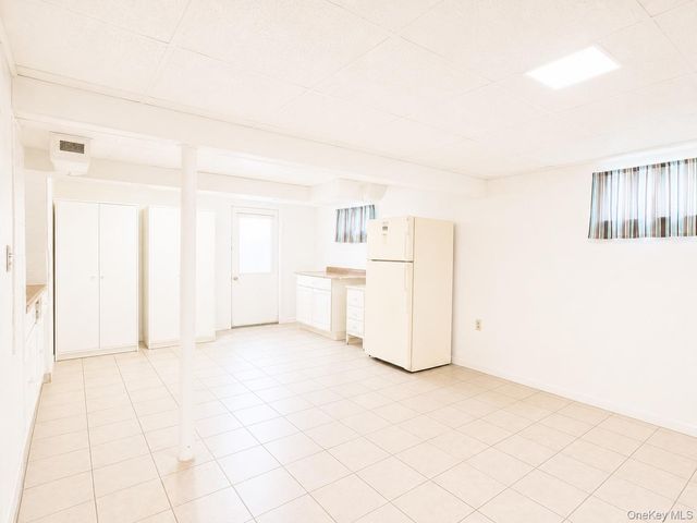 43 McAlester Avenue, Hicksville, NY 11801