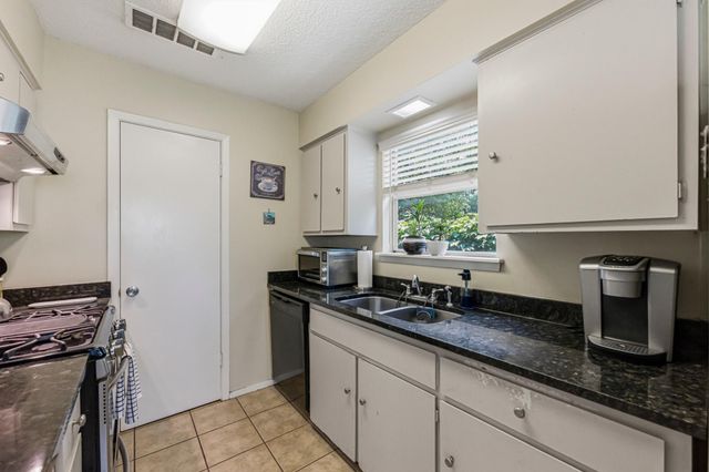 4910 Sylvandale DR, Austin, TX 78745