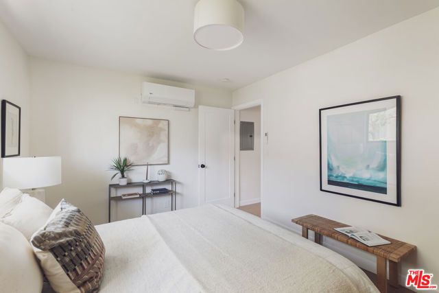 4412 Finley Avenue 2, Los Angeles, CA 90027