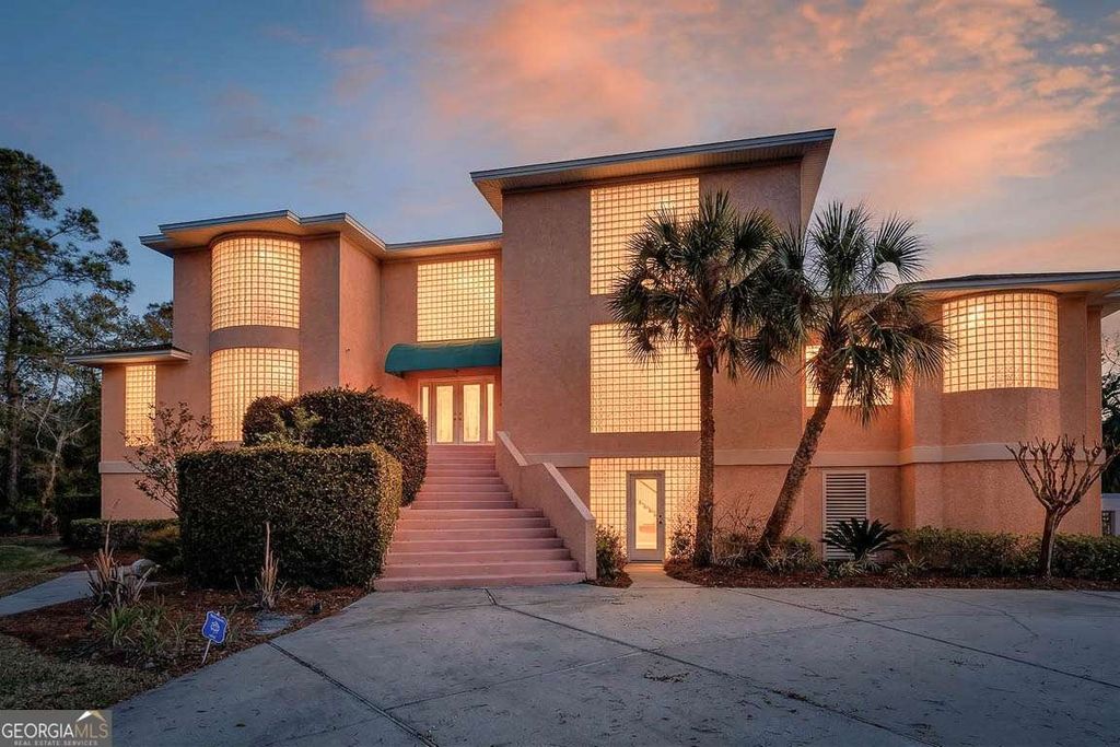 466 Midway Circle, Brunswick, GA 31523