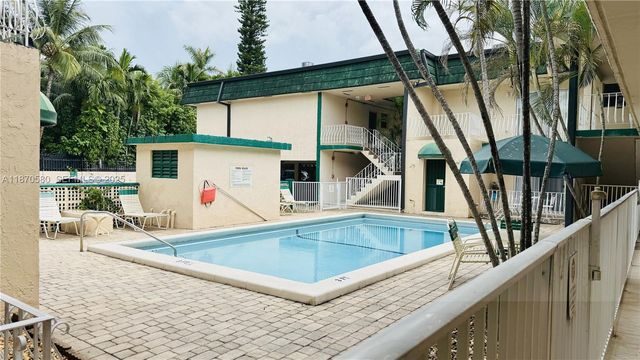 13101 Memorial Hwy 104 104, North Miami, FL 33161