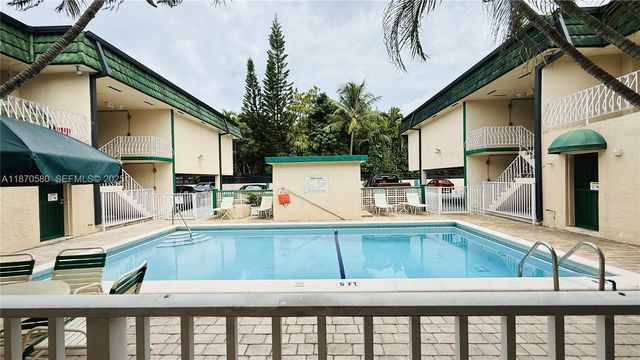 13101 Memorial Hwy 104 104, North Miami, FL 33161