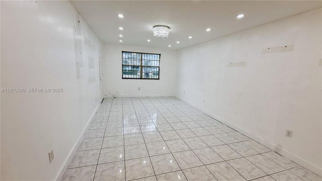 13101 Memorial Hwy 104 104, North Miami, FL 33161