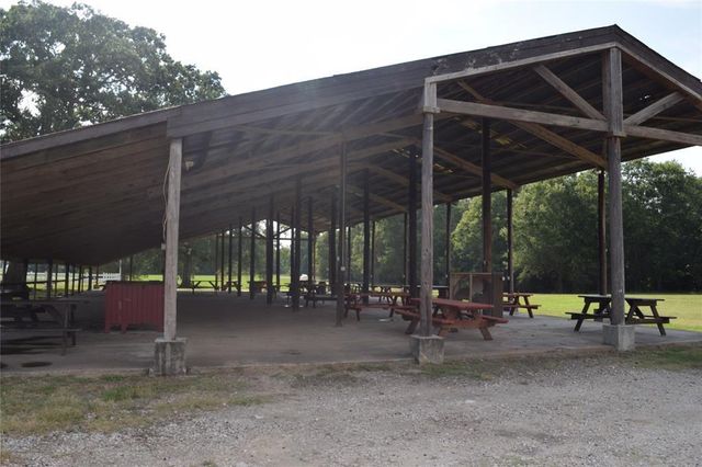 478 Center Drive, Cleveland, TX 77327