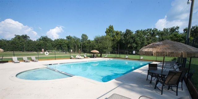 478 Center Drive, Cleveland, TX 77327