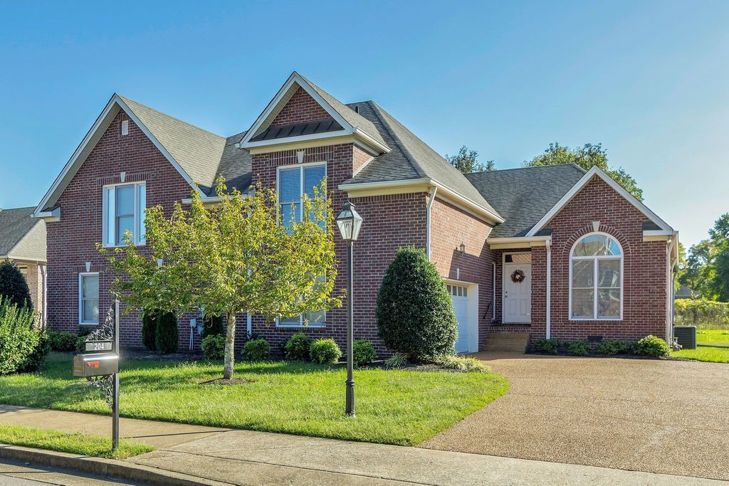 204 Stoners Glen Ct, Hermitage, TN 37076