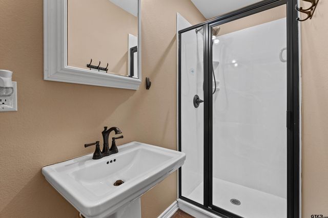 4597 W Hwy 64, Henderson, TX 75654