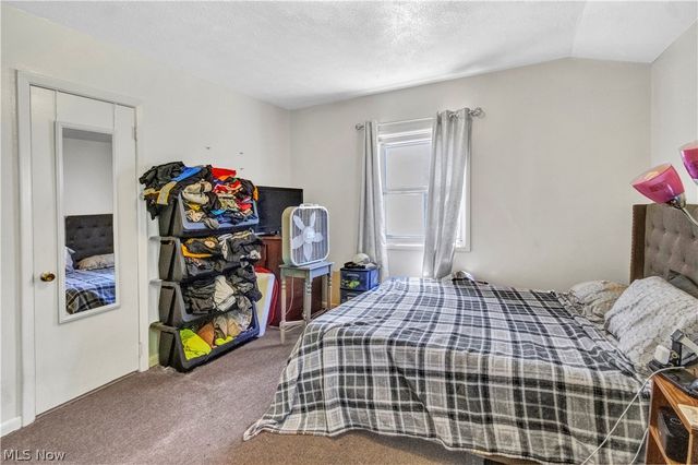 2340 Cherry Hill Avenue, Youngstown, OH 44509