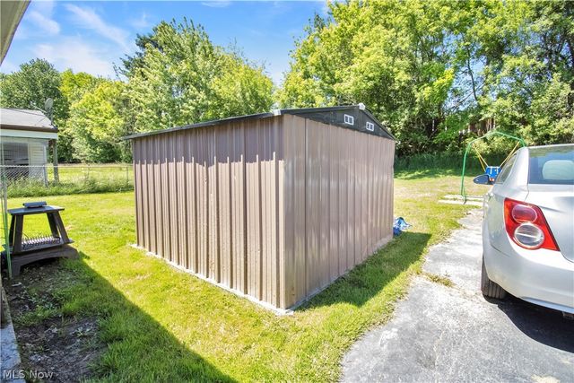2340 Cherry Hill Avenue, Youngstown, OH 44509