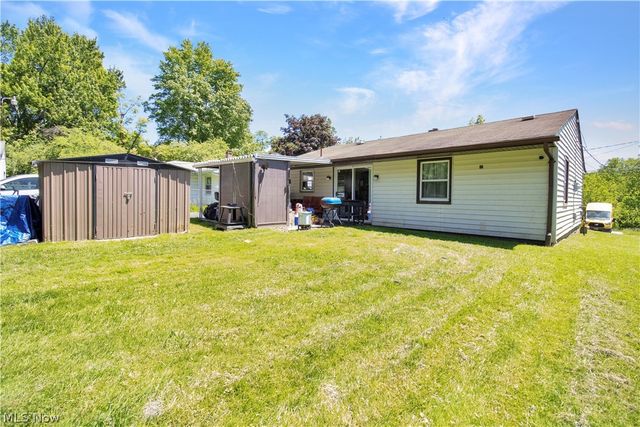 2340 Cherry Hill Avenue, Youngstown, OH 44509