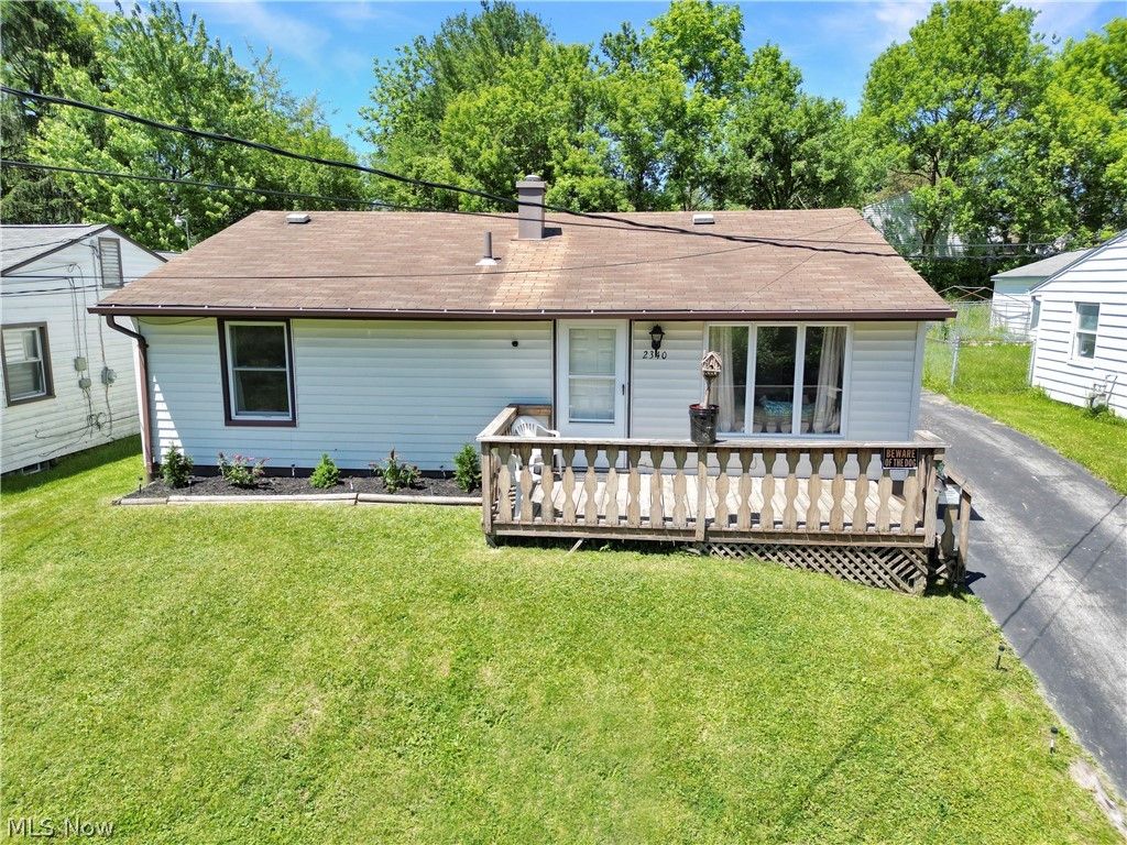 2340 Cherry Hill Avenue, Youngstown, OH 44509