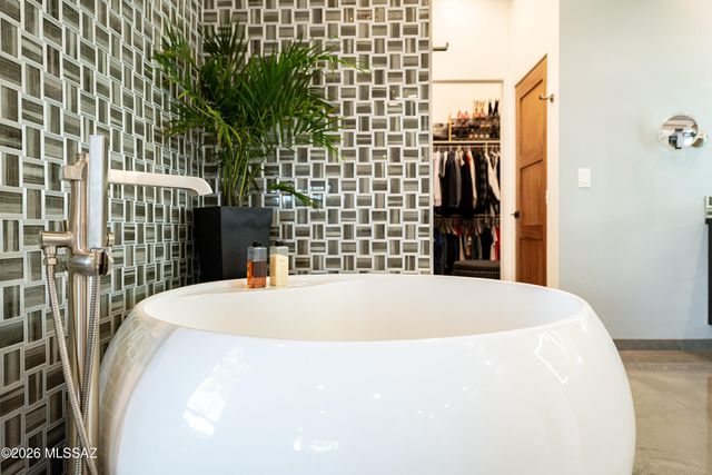 2261 E Mabel Street, Tucson, AZ 85719