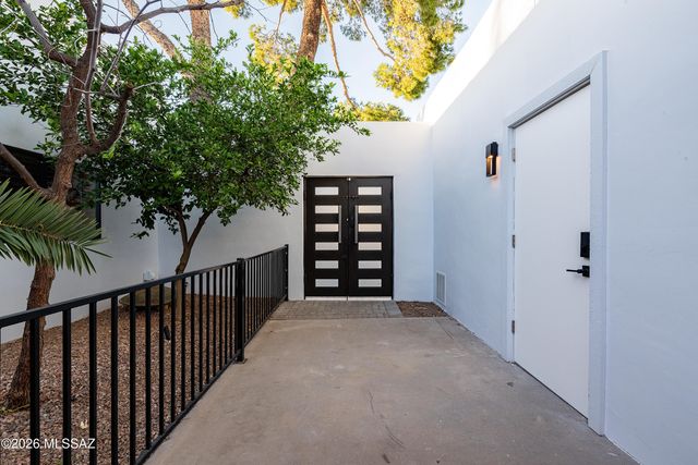 2261 E Mabel Street, Tucson, AZ 85719