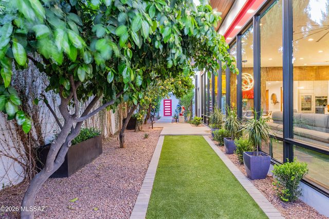 2261 E Mabel Street, Tucson, AZ 85719