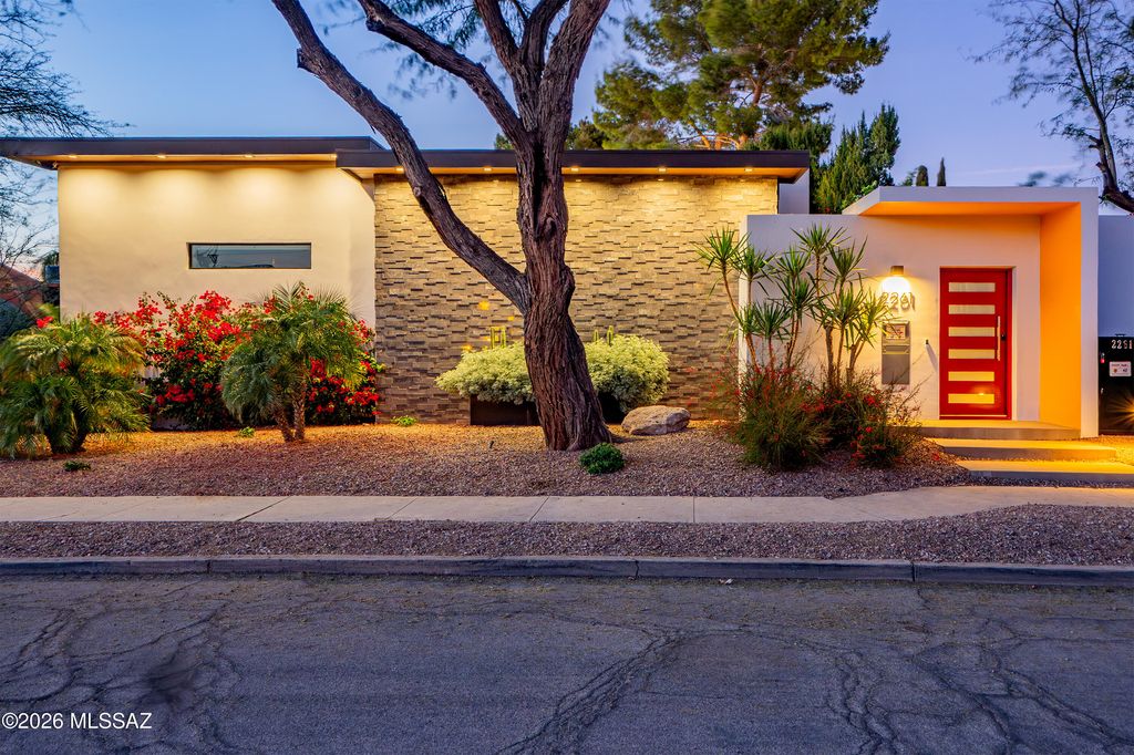 2261 E Mabel Street, Tucson, AZ 85719