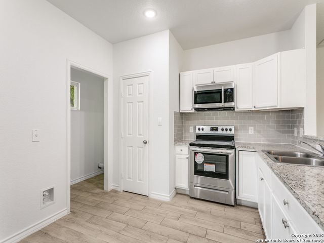 862 W Southcross, San Antonio, TX 78211