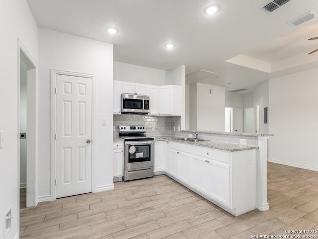 862 W Southcross, San Antonio, TX 78211