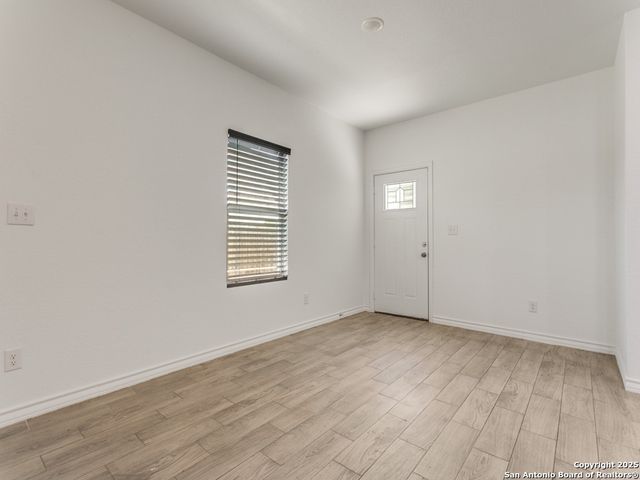 862 W Southcross, San Antonio, TX 78211