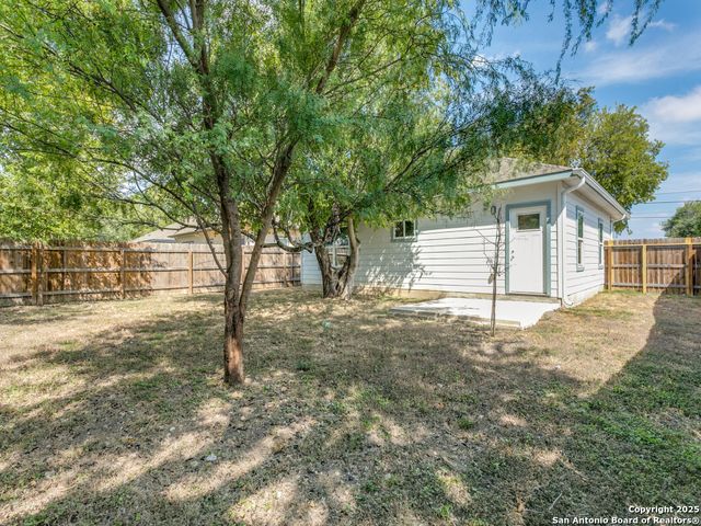 862 W Southcross, San Antonio, TX 78211