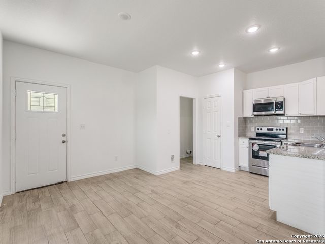 862 W Southcross, San Antonio, TX 78211