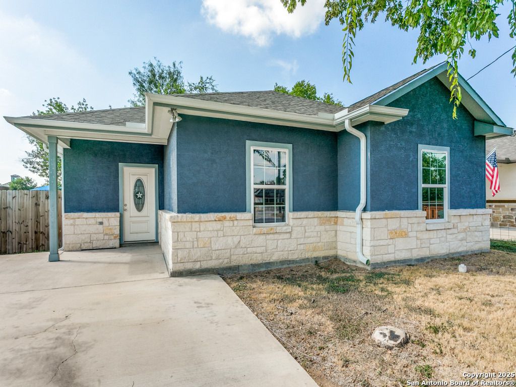 862 W Southcross, San Antonio, TX 78211