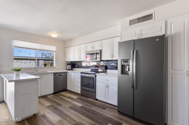 2338 W CARSON Drive, Tempe, AZ 85282