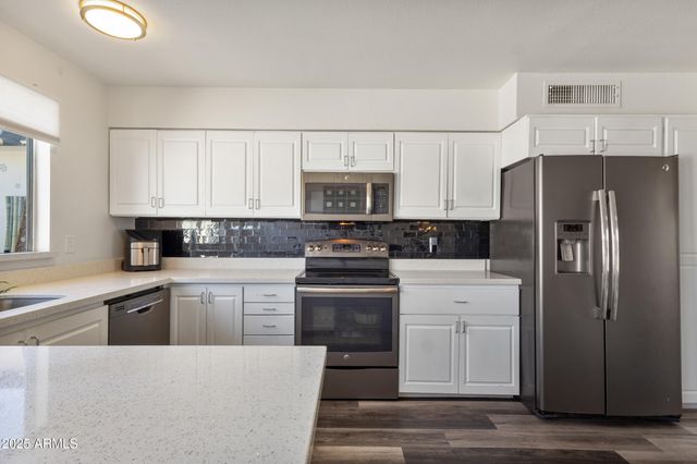 2338 W CARSON Drive, Tempe, AZ 85282