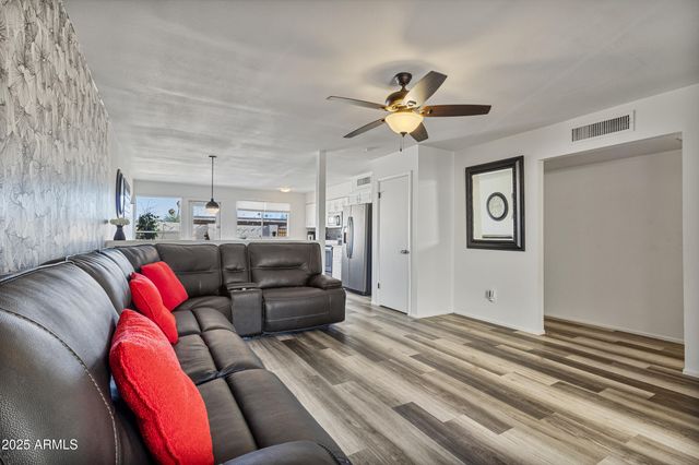 2338 W CARSON Drive, Tempe, AZ 85282