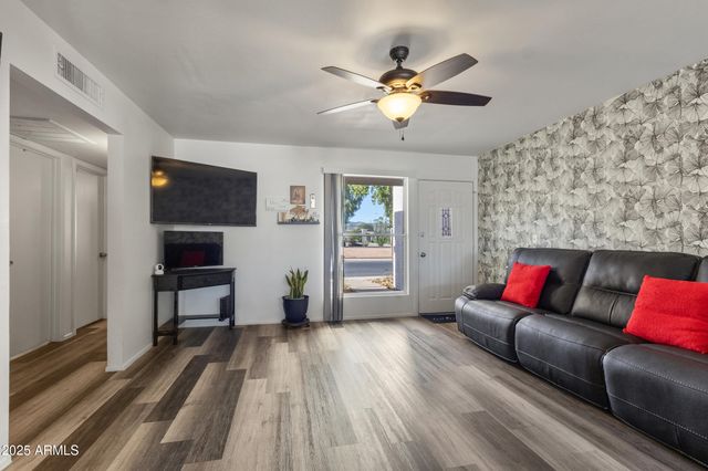 2338 W CARSON Drive, Tempe, AZ 85282