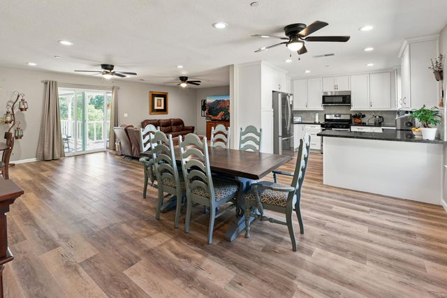 38696 Sierra Lakes Drive, Oakhurst, CA 93644