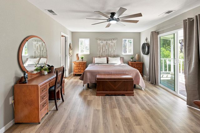 38696 Sierra Lakes Drive, Oakhurst, CA 93644
