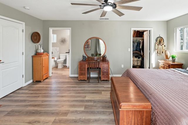 38696 Sierra Lakes Drive, Oakhurst, CA 93644