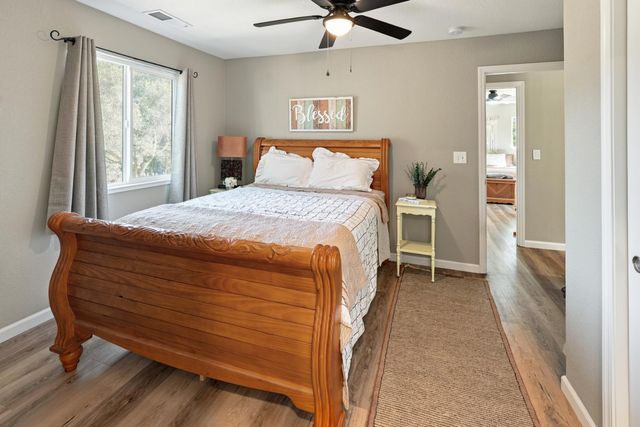 38696 Sierra Lakes Drive, Oakhurst, CA 93644