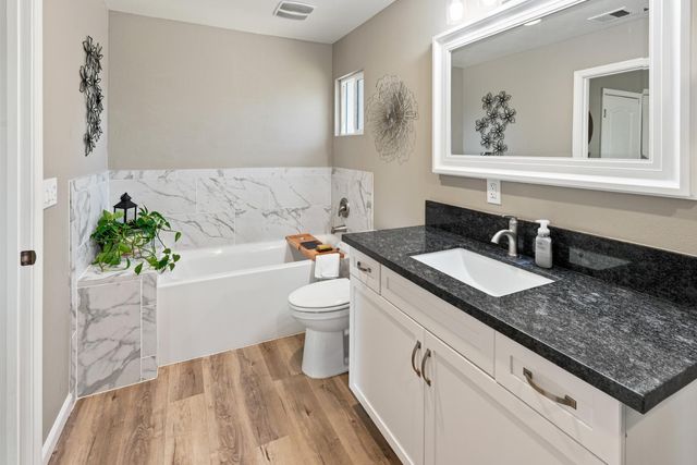 38696 Sierra Lakes Drive, Oakhurst, CA 93644