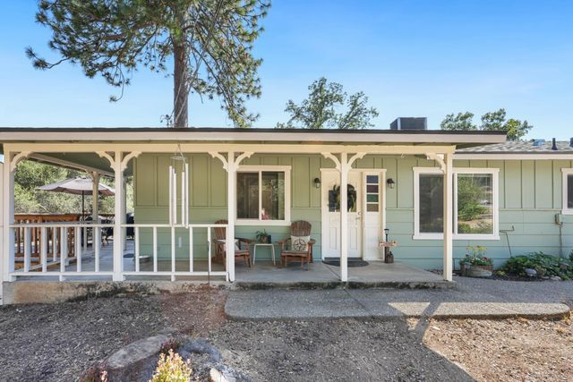 38696 Sierra Lakes Drive, Oakhurst, CA 93644
