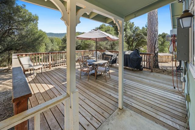 38696 Sierra Lakes Drive, Oakhurst, CA 93644
