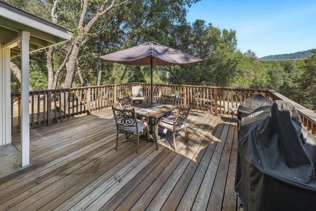 38696 Sierra Lakes Drive, Oakhurst, CA 93644
